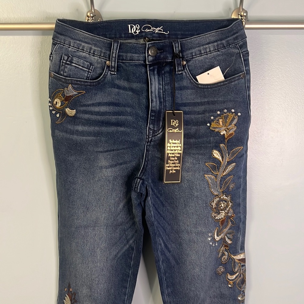 DG2 Diane Gilman embroidered jeans with rhinestones. Size 10. NWT